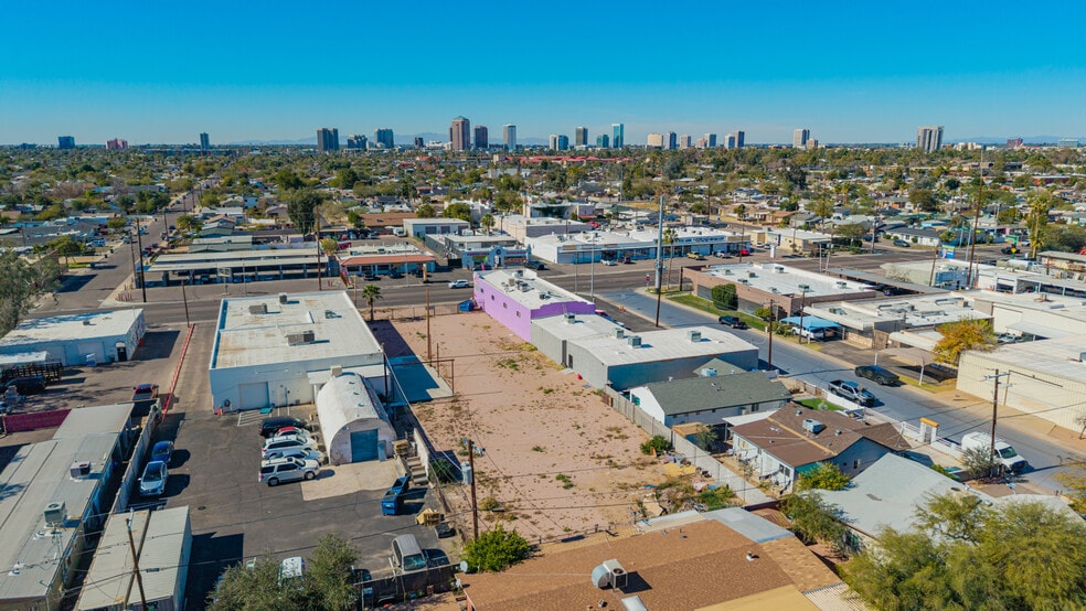 More Photos Of 2533 N 16th St, Phoenix Showroom For Sale