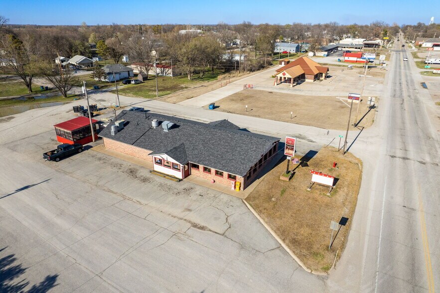 More Photos Of 704 W Conner Ave, Fairland Restaurant For Sale