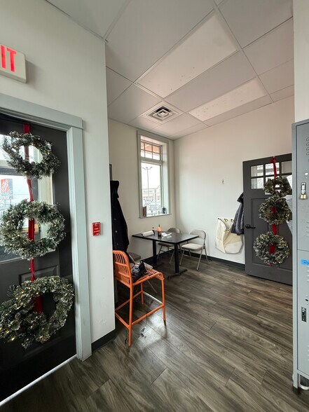 More Photos Of 1619 N 1st St, Hermiston Restaurant For Lease