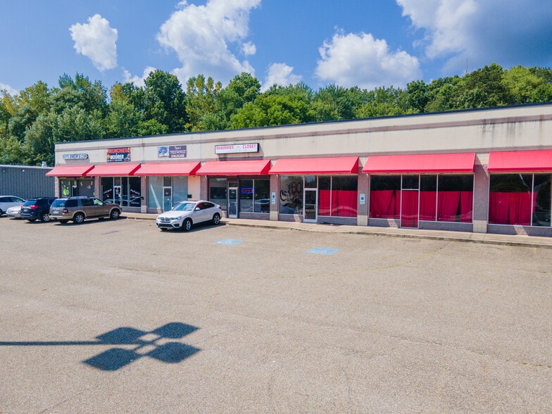 More Photos Of 2052-2070 Romig Rd, Akron Storefront For Sale