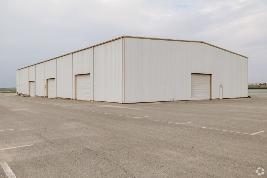 More Photos Of 9802 Lone Star Rd, San Diego Warehouse For Lease