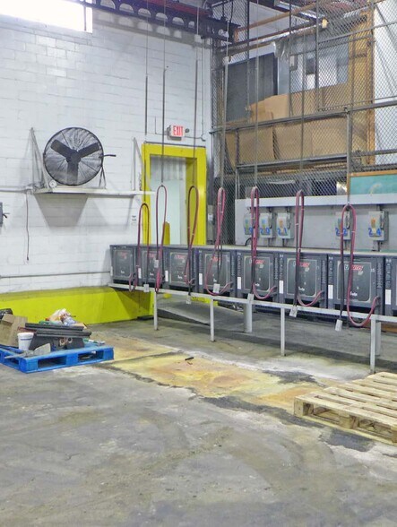 More Photos Of 98 Glendale-Milford Rd, Cincinnati Warehouse For Sale