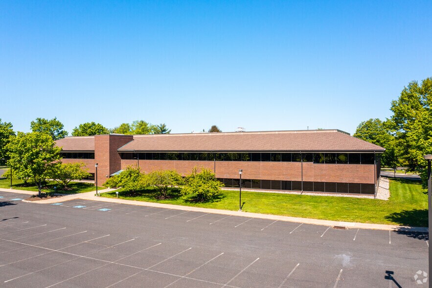 Primary Photo Of 1 Progress Dr, Horsham Township Office For Lease