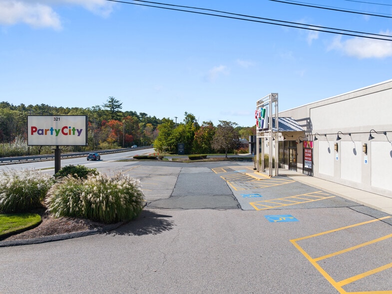 More Photos Of 321 Worcester St, Natick Freestanding For Lease
