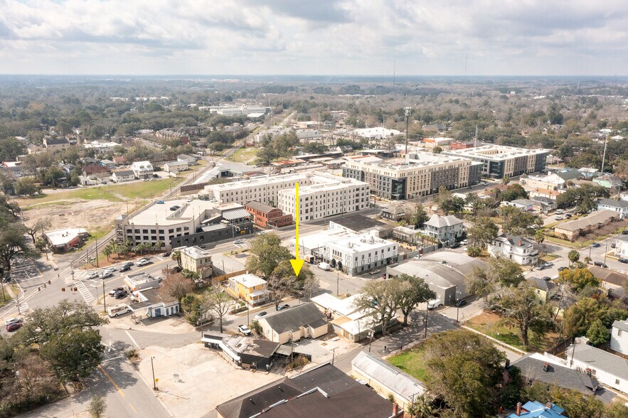 More Photos Of 15 W 43rd St, Savannah Restaurant For Lease