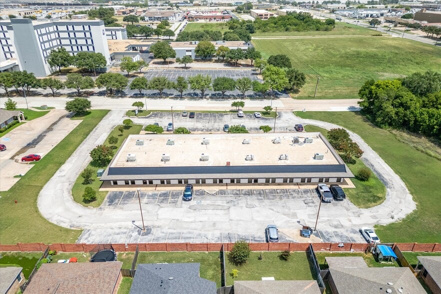 More Photos Of 2701 Osler Dr, Grand Prairie Medical For Sale