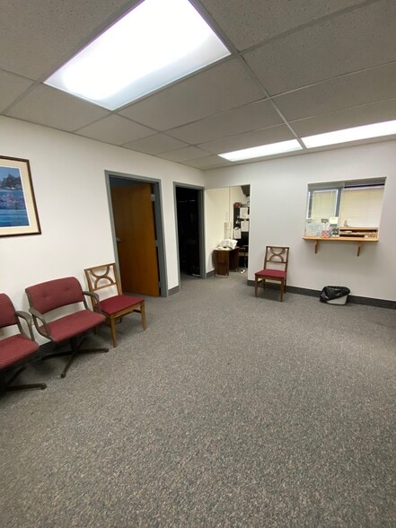 More Photos Of 102 Broadway St, Carnegie Office For Lease
