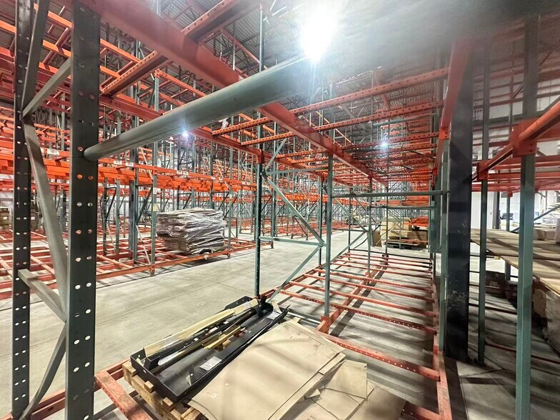 More Photos Of 17655 Cumberland Rd, Noblesville Warehouse For Lease