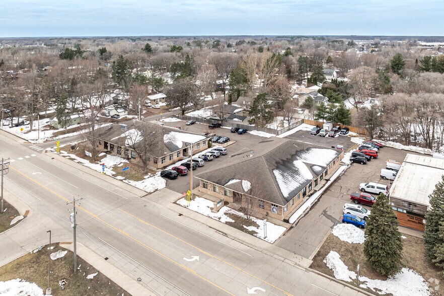 More Photos Of 31146 Forest Blvd, Stacy Freestanding For Lease