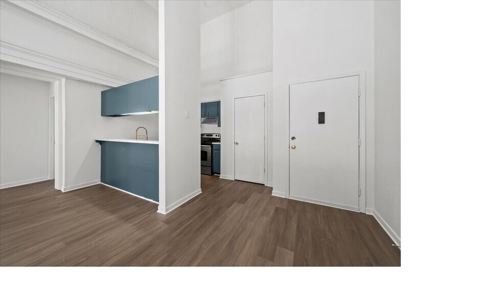 More Photos Of 835 S Main St, Greenwood Apartments For Sale