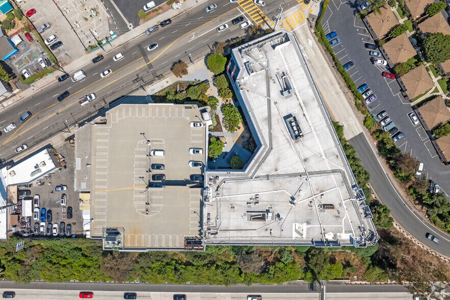 More Photos Of 3000 S Robertson Blvd, Los Angeles Office For Sale