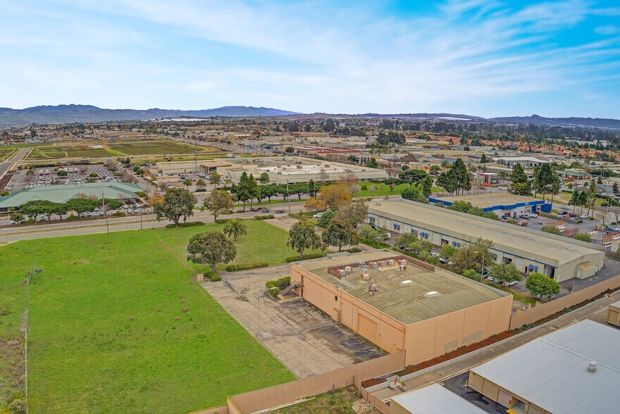 More Photos Of 2105 S Blosser Rd, Santa Maria Warehouse For Sale