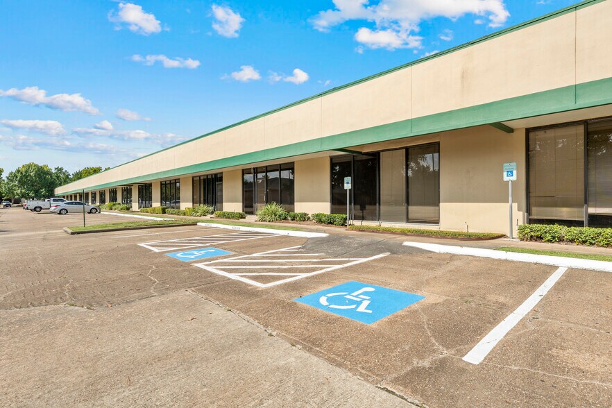 More Photos Of 11200-11248 Wilcrest Green Dr, Houston Unknown For Lease