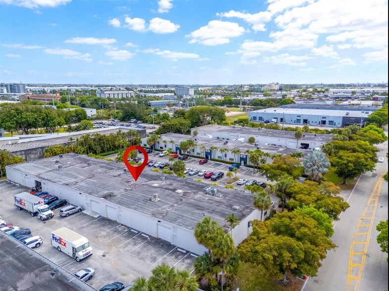 More Photos Of 8145 NW 33rd St, Doral Warehouse For Lease