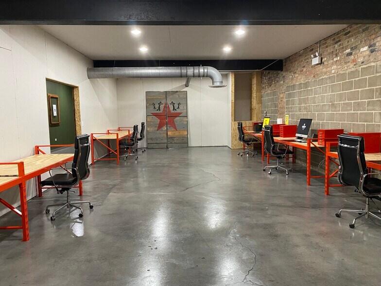 More Photos Of 1727 W 21st St, Chicago Office For Lease