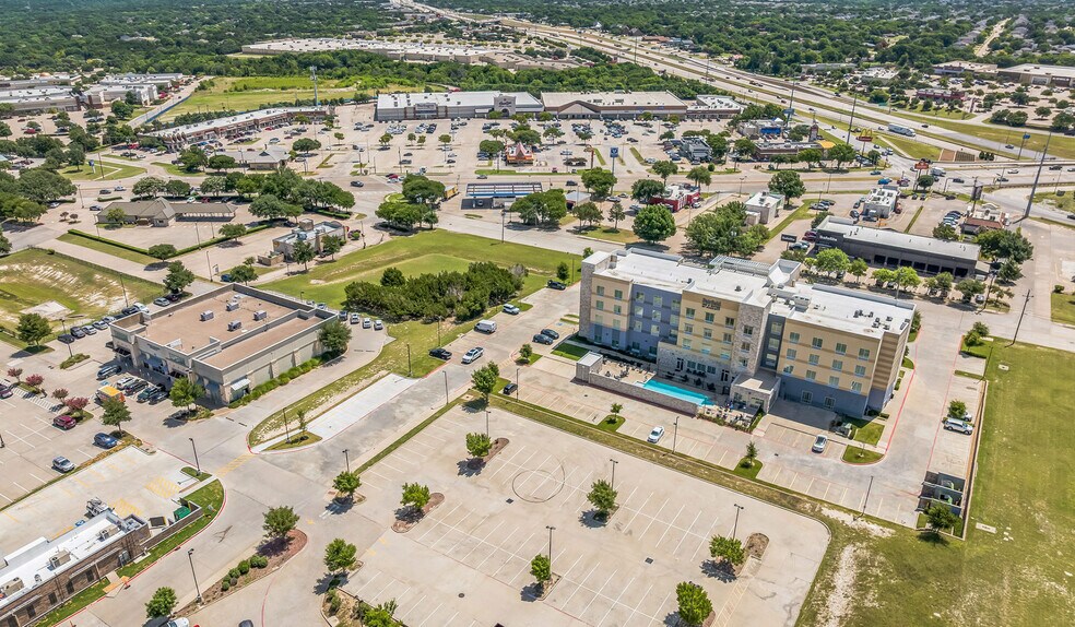 More Photos Of 409 N Clark Rd, Cedar Hill Hotel For Sale