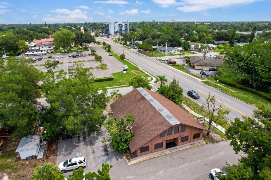 More Photos Of 3306 26th St W, Bradenton Medical For Sale