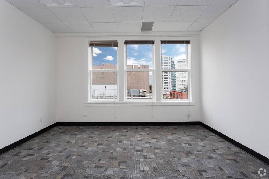 More Photos Of 950 Pacific Ave, Tacoma Office For Sale