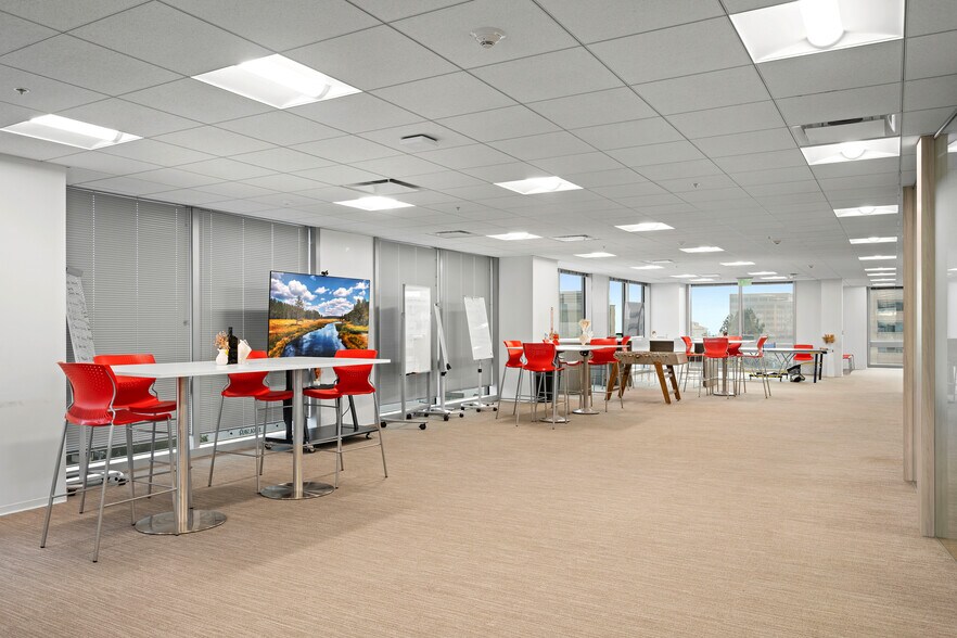 More Photos Of 301 N Lake Ave, Pasadena Office For Lease