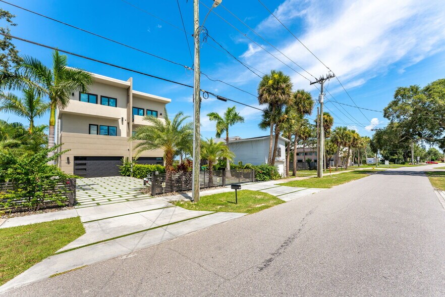 More Photos Of 1811 Riverview Dr, Melbourne Office Residential For Sale