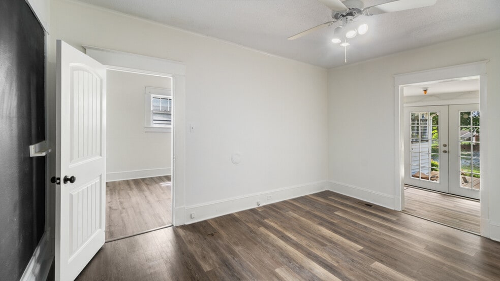 More Photos Of 10729 N Main St, Archdale Loft Creative Space For Sale