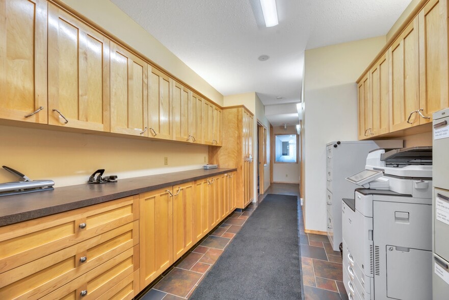 More Photos Of 118 Canal Gdns, Strathmore Light Distribution For Sale
