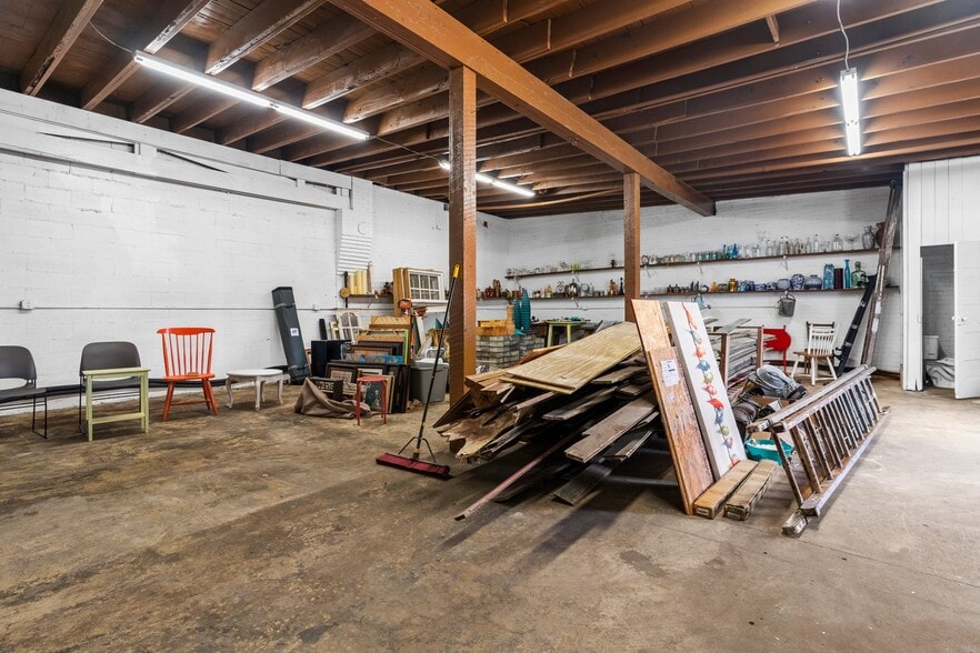 More Photos Of 123 S Railroad Ave, Dunn General Retail For Sale