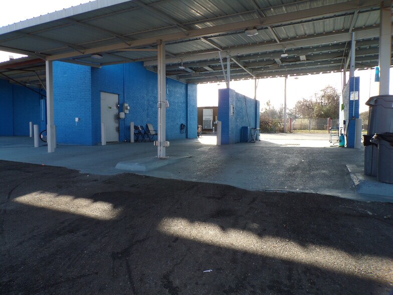 More Photos Of 714 N White Station Rd, Memphis Specialty For Sale