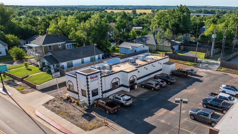 More Photos Of 112 W Noble Ave, Guthrie Restaurant For Lease