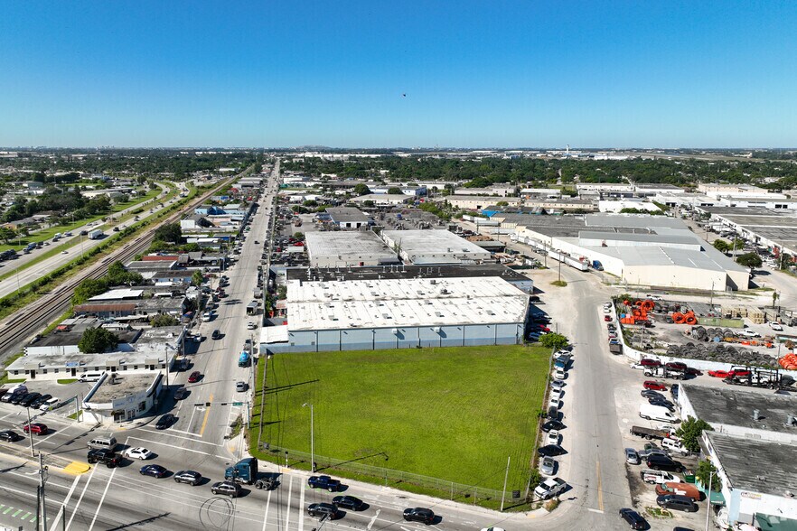 More Photos Of 2320 NW 147th St, Opa-locka Warehouse For Lease