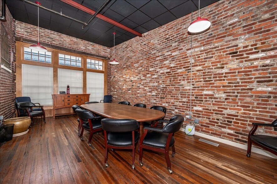 More Photos Of 47 E All Saints St, Frederick Loft Creative Space For Sale