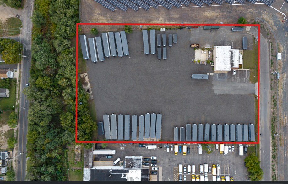 More Photos Of 405 37th St, Pennsauken Warehouse For Lease