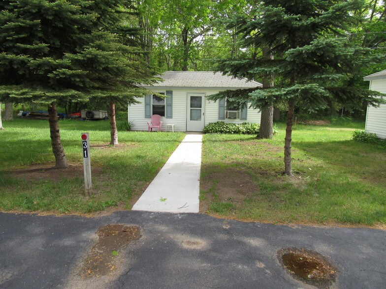 More Photos Of 4497 S US Highway 23, Greenbush Hotel For Sale