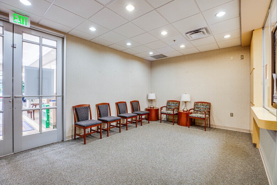 More Photos Of 9530 Cosner Dr, Fredericksburg Medical For Lease