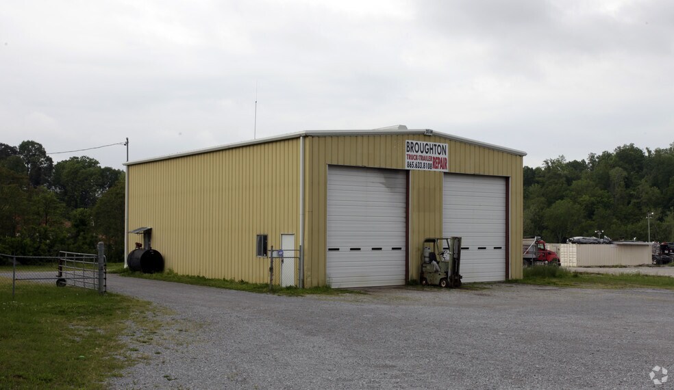 More Photos Of 6230 Rutledge Pike, Knoxville Unknown For Lease