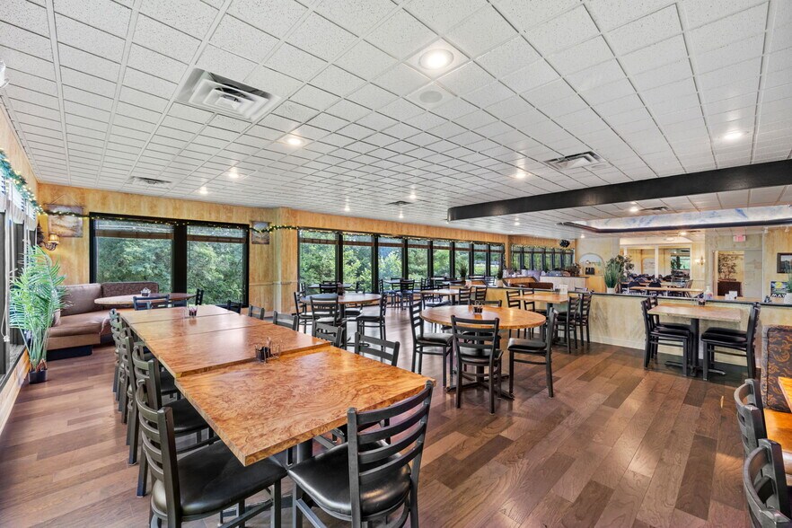 More Photos Of 2001 E Washington St, New Castle Restaurant For Sale