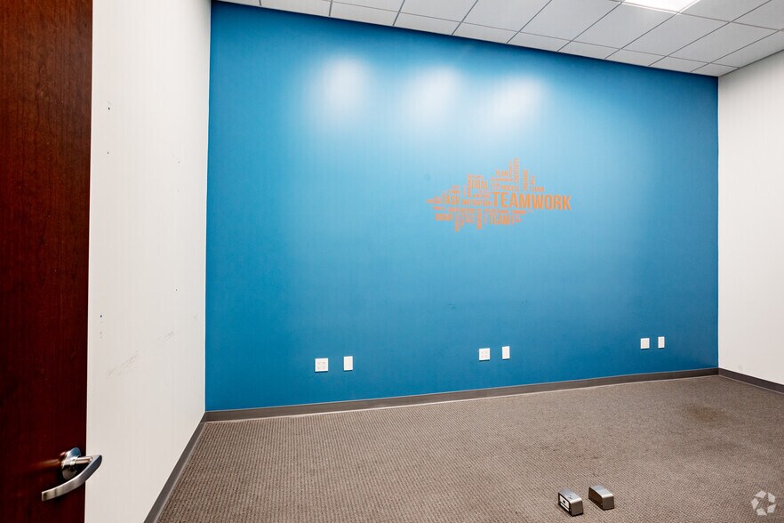 More Photos Of 915 W Imperial Hwy, Brea Unknown For Lease