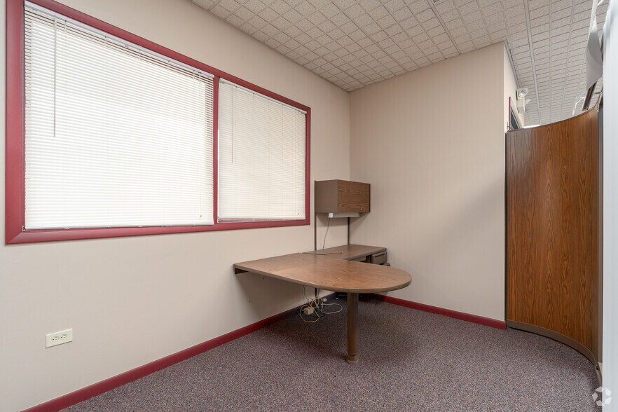 More Photos Of 347-349 Main St, Simpson Bank For Sale