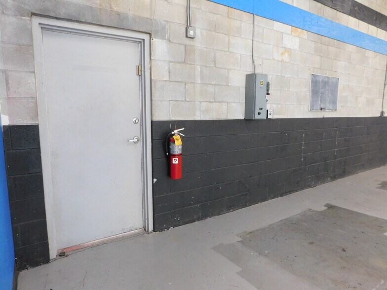 More Photos Of 5145 Commercial Dr, Melbourne Warehouse For Lease