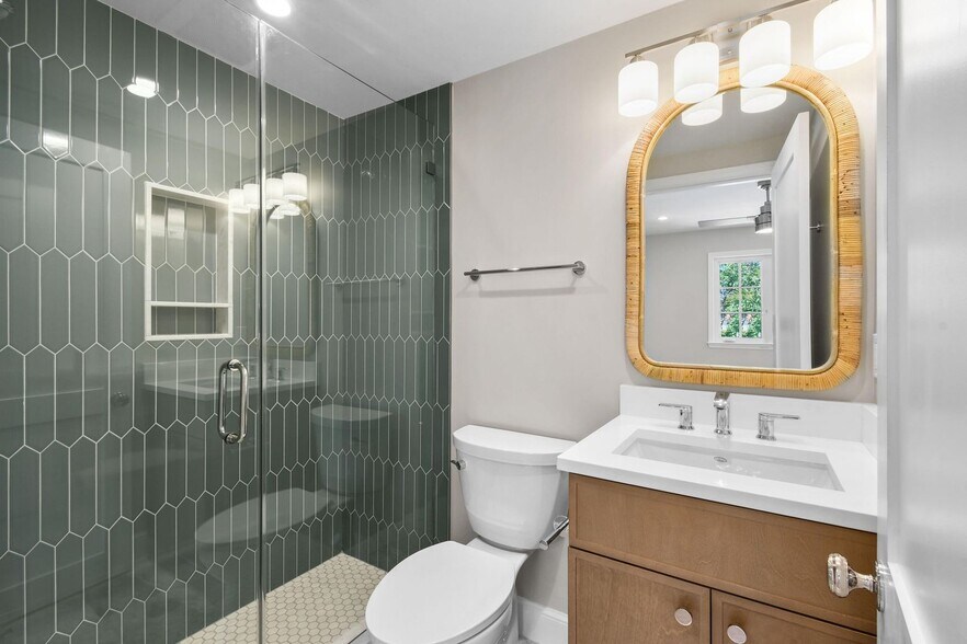 More Photos Of 212 Oleander Ave, Palm Beach Apartments For Sale