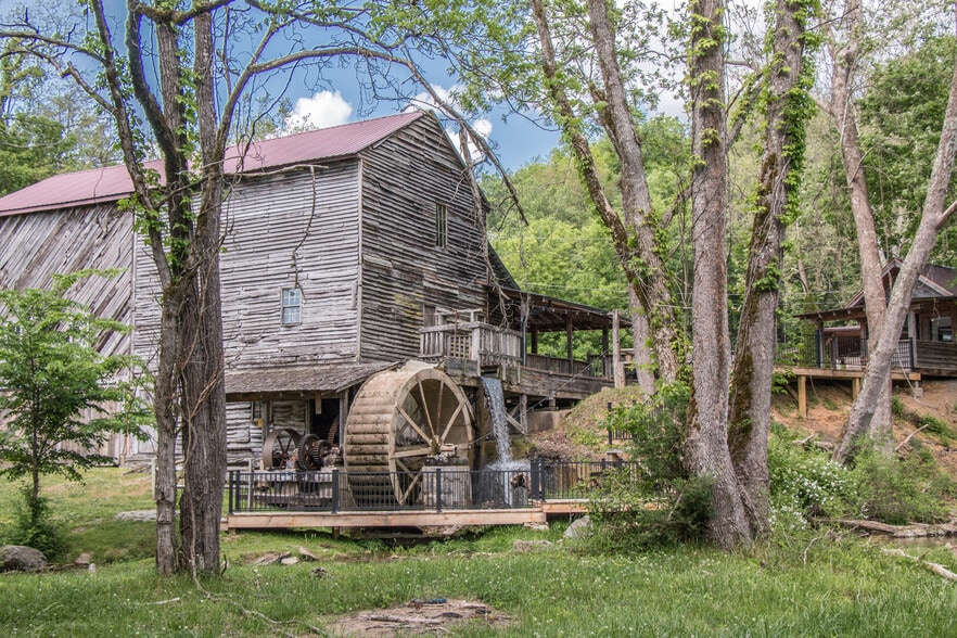 More Photos Of 21405 Parks Mill Rd, Abingdon Lodge Meeting Hall For Sale
