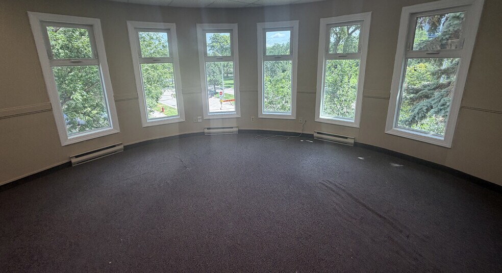 More Photos Of 20 Fort St, Winnipeg Apartments For Lease