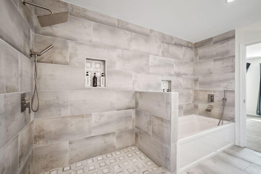 More Photos Of 4677 E Livingston Ave, Columbus Specialty For Sale