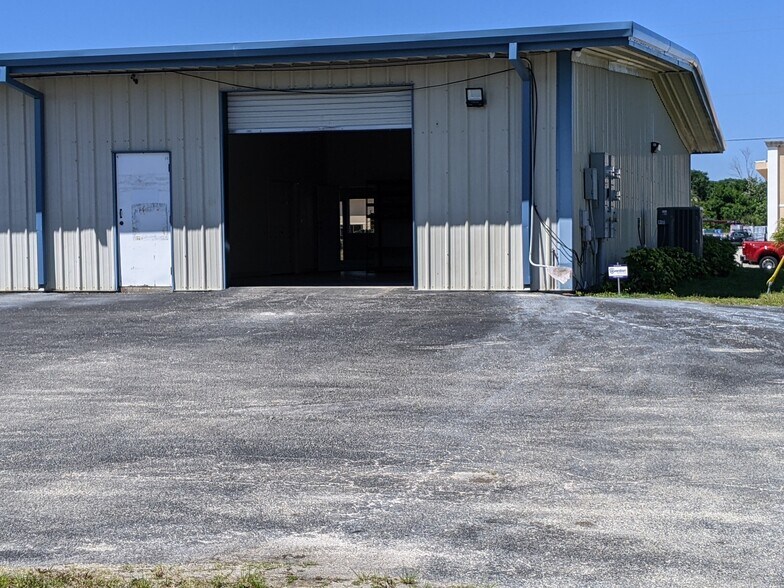 More Photos Of 23330 Harborview Rd, Port Charlotte Flex For Sale