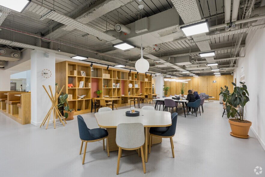 More Photos Of 35 New Broad St, London Coworking Space