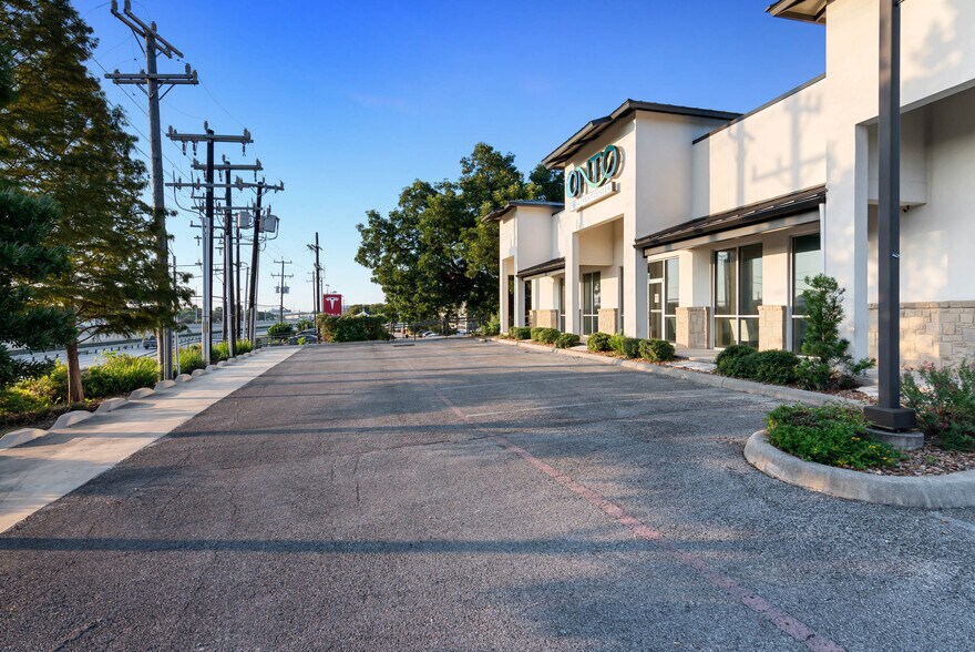 More Photos Of 23103 W Interstate 10, San Antonio Storefront Retail Office For Sale