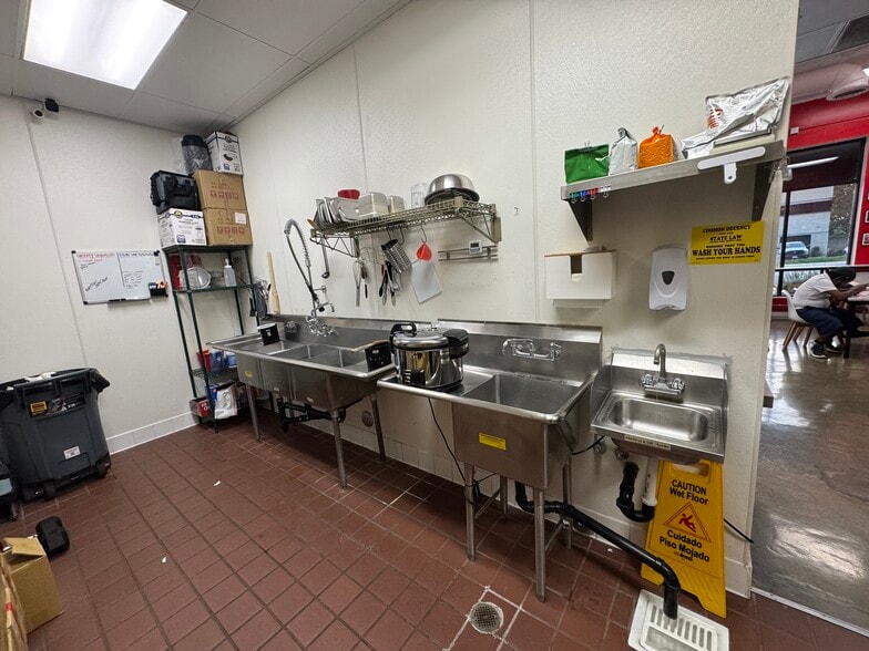 More Photos Of 700 S Myrtle Ave, Monrovia Apartments For Lease