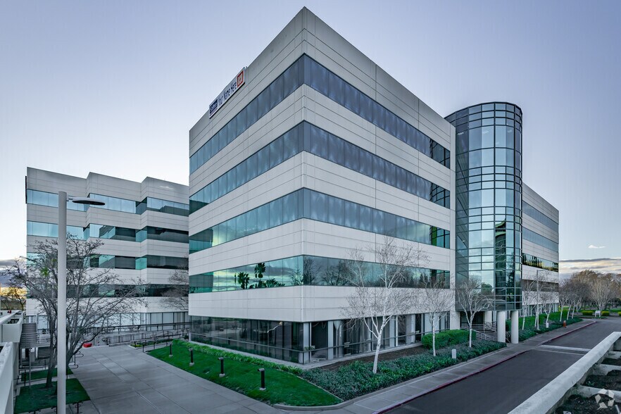 More Photos Of 2180 Harvard St, Sacramento Office For Lease