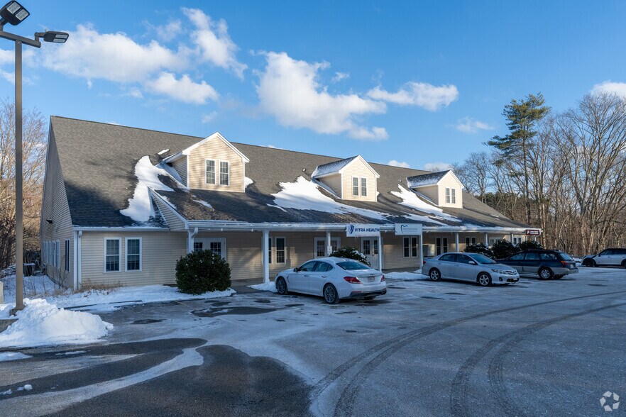 More Photos Of 128 Main St, Sturbridge Medical For Lease