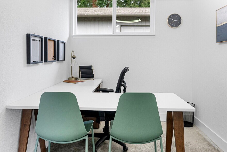 More Photos Of 3121 Chico Way NW, Bremerton Office For Lease